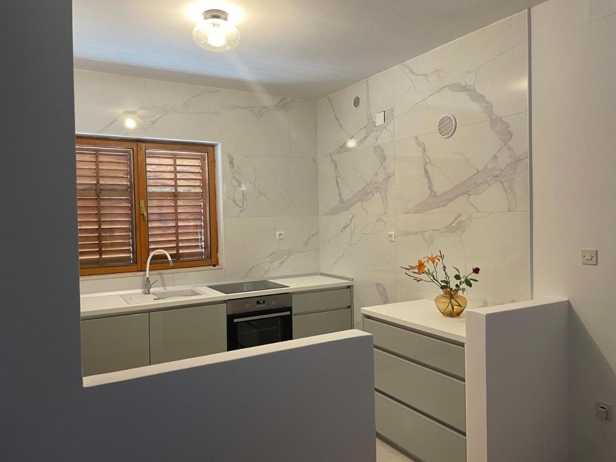 Six Bedroom Holiday Home Matea Ploce  Ngoại thất bức ảnh