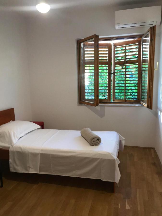 Six Bedroom Holiday Home Matea Ploce  Ngoại thất bức ảnh