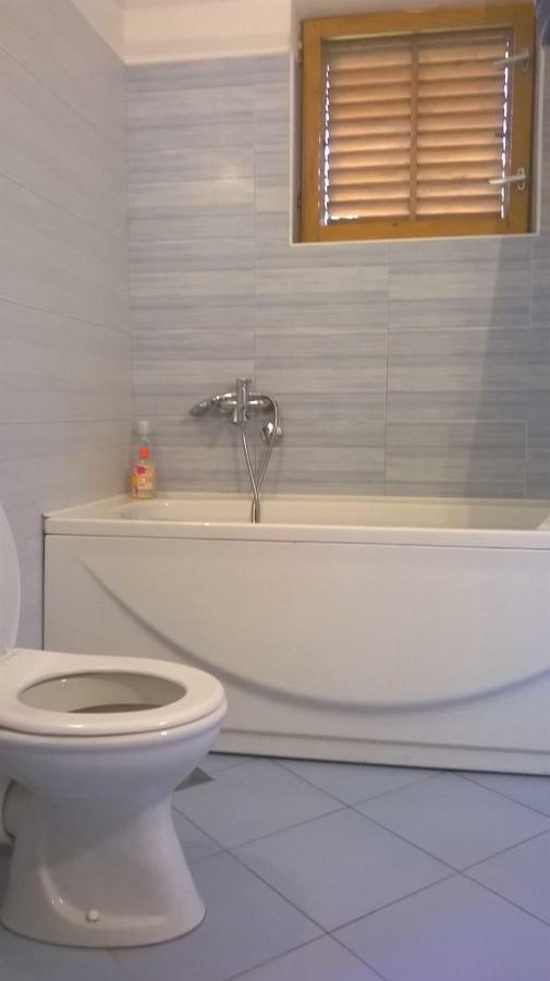 Six Bedroom Holiday Home Matea Ploce  Ngoại thất bức ảnh